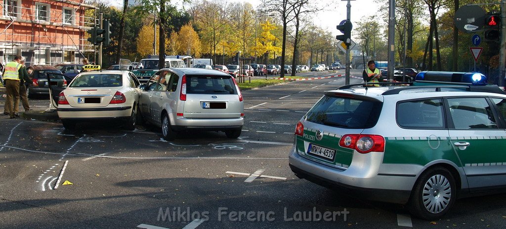 VU 4 PKW Koeln Innere Kanalstr Subbelratherstr  P21.JPG